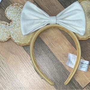 Disney Gold and White Hair Accessory with Iconic Bow